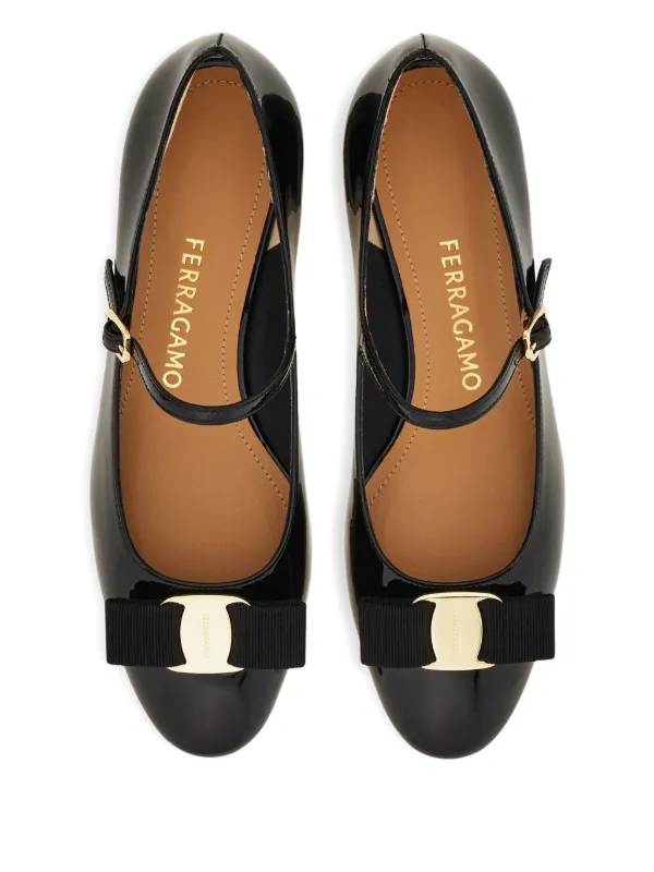 Ferragamo ヴァラリボン メリージェーン パンプス | ブラック
