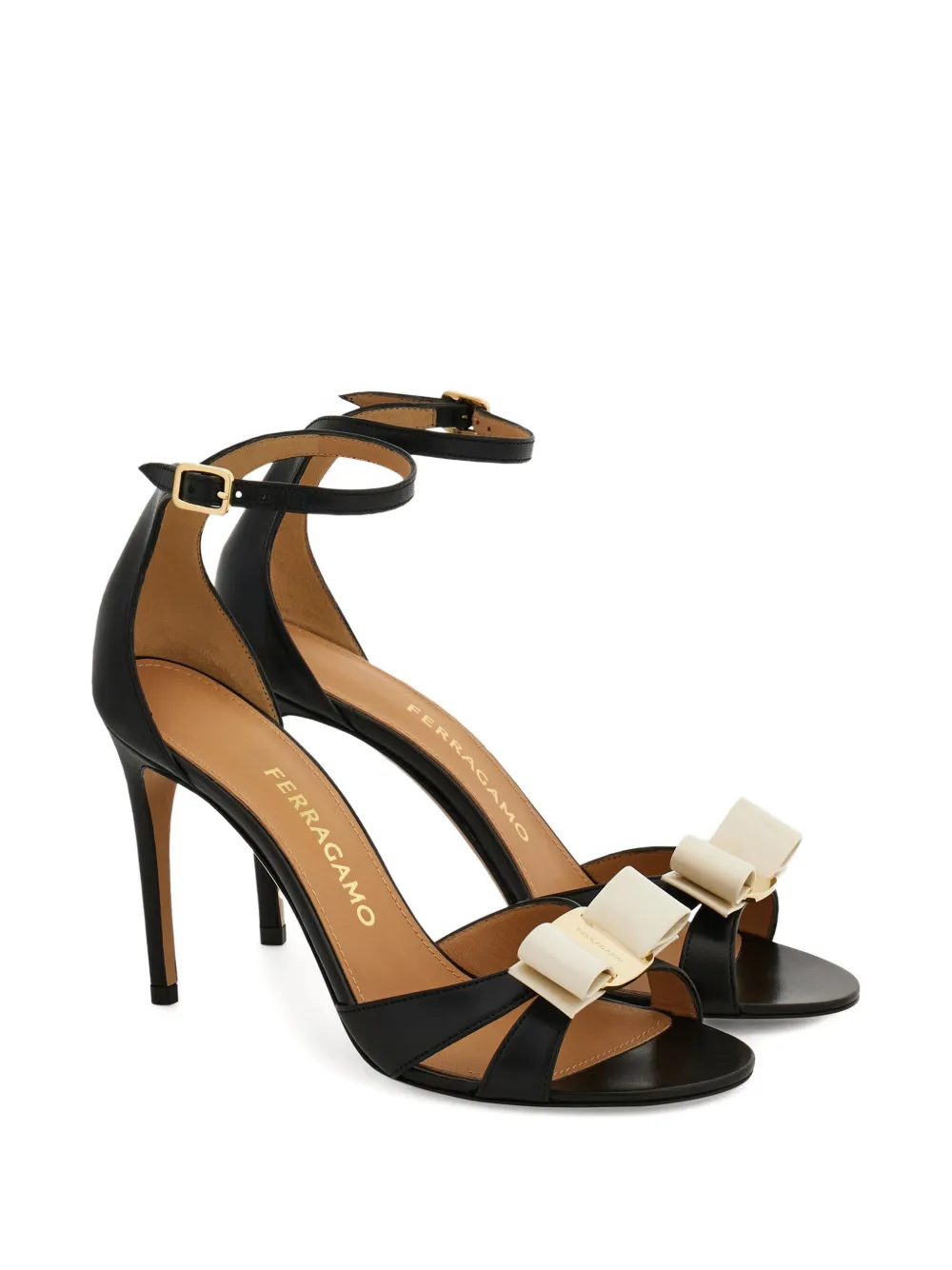 Ferragamo 90 mm Vara sandalen met strik Zwart
