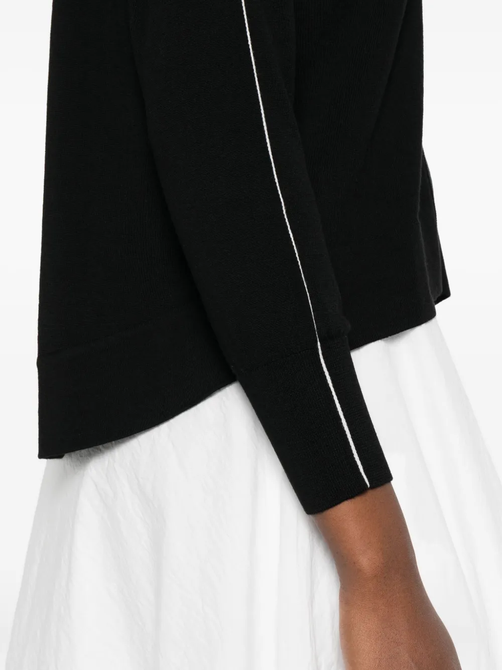 Alpha Studio V-neck Knit Sweater In Merino Wool In Black
