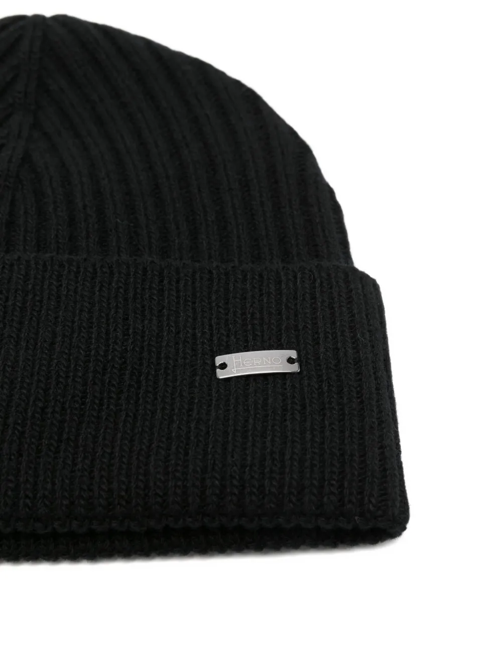 Herno Ribbed Logo-plaque Beanie In Black