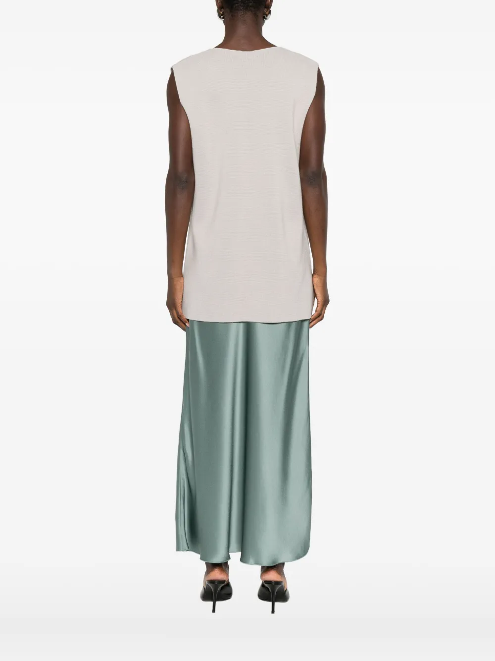 Intrecci V-neck Sleeveless Top In Neutral