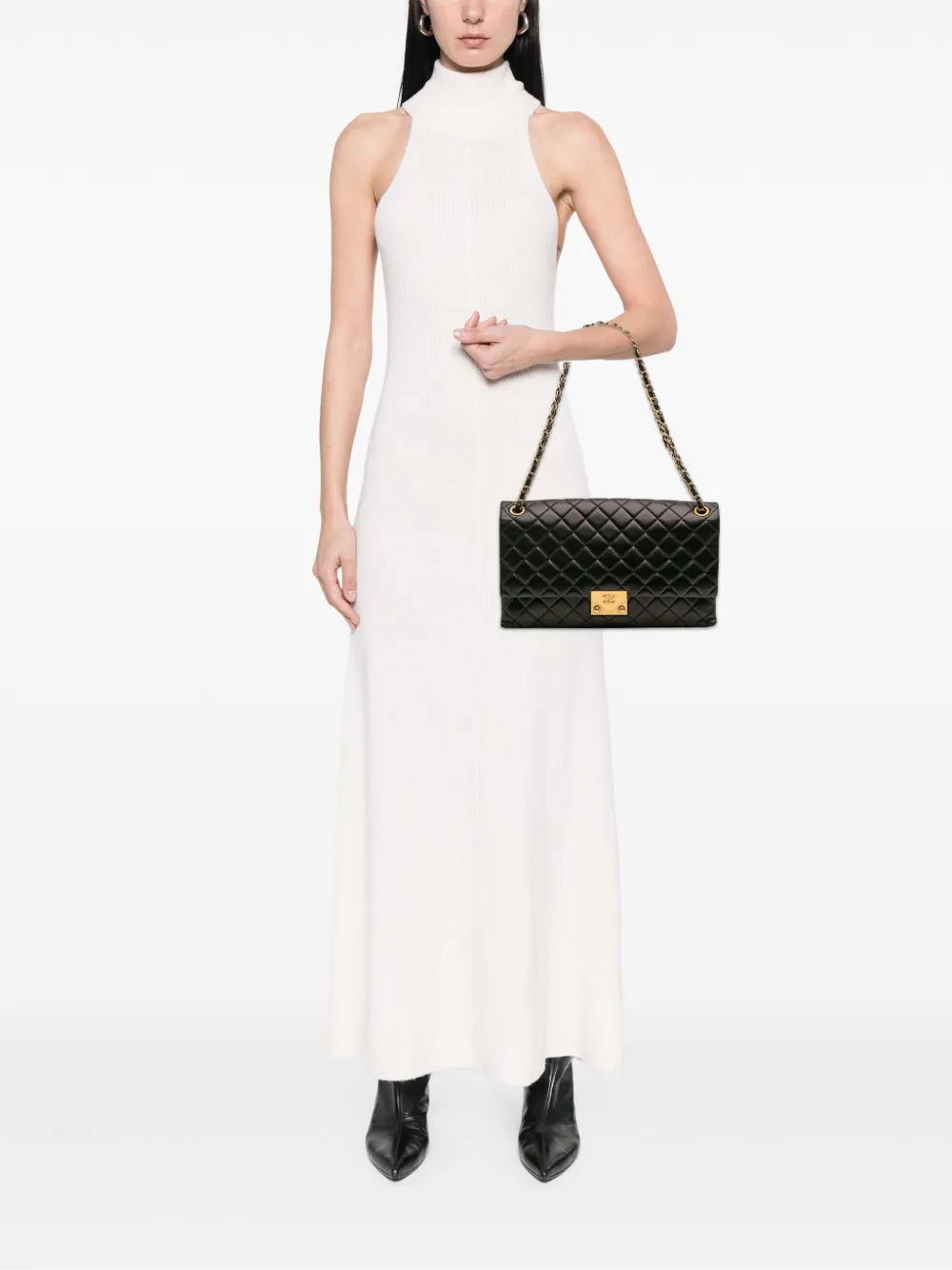 CHANEL Pre-Owned 2016-2017 Quilted Lambskin Pagoda Accordion Flap shoulder bag | Pre-Owned | Image 2