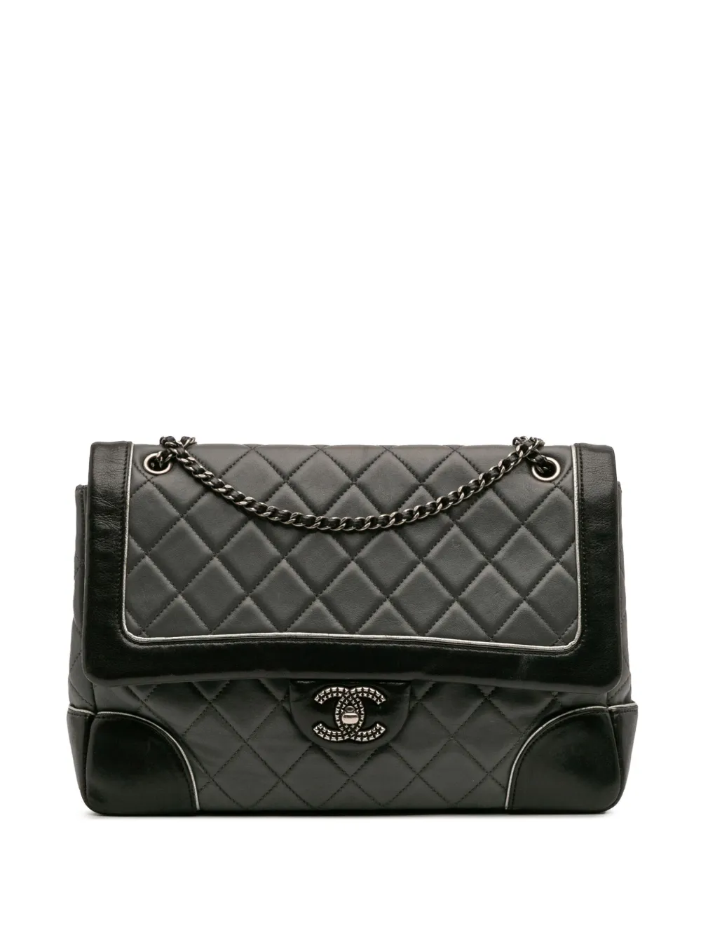 CHANEL Pre-Owned 2015-2016 パリ-ザルツブルク ジャンボ バイカラー マトラッセ ラムスキン チロリアン フラップ CHANEL Pre-Owned 2015-2016 パリ-ザルツブルク ジャンボ バイカラー マトラッセ ラムスキン チロリアン フラップ