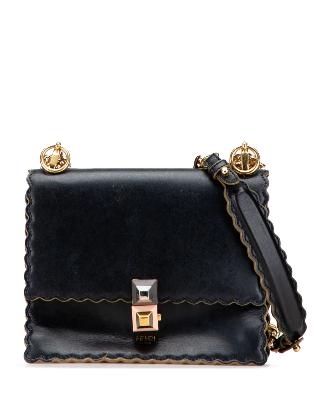 Fendi Pre-Owned 2010-2025 スモール スカラップ レザー キャナイ ショルダーバッグ - ブラック Fendi Pre-Owned 2010-2025 スモール スカラップ レザー キャナイ ショルダーバッグ - ブラック