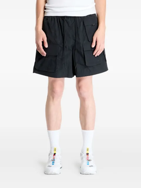 Nike shorts cargo con diseño entretejido