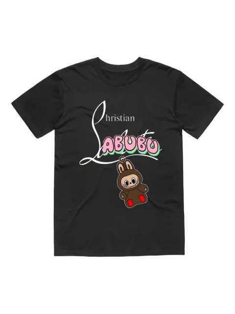 Black Score playera con estampado Labubu