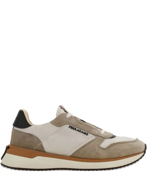 Ferragamo tenis de gamuza con detalle del logo