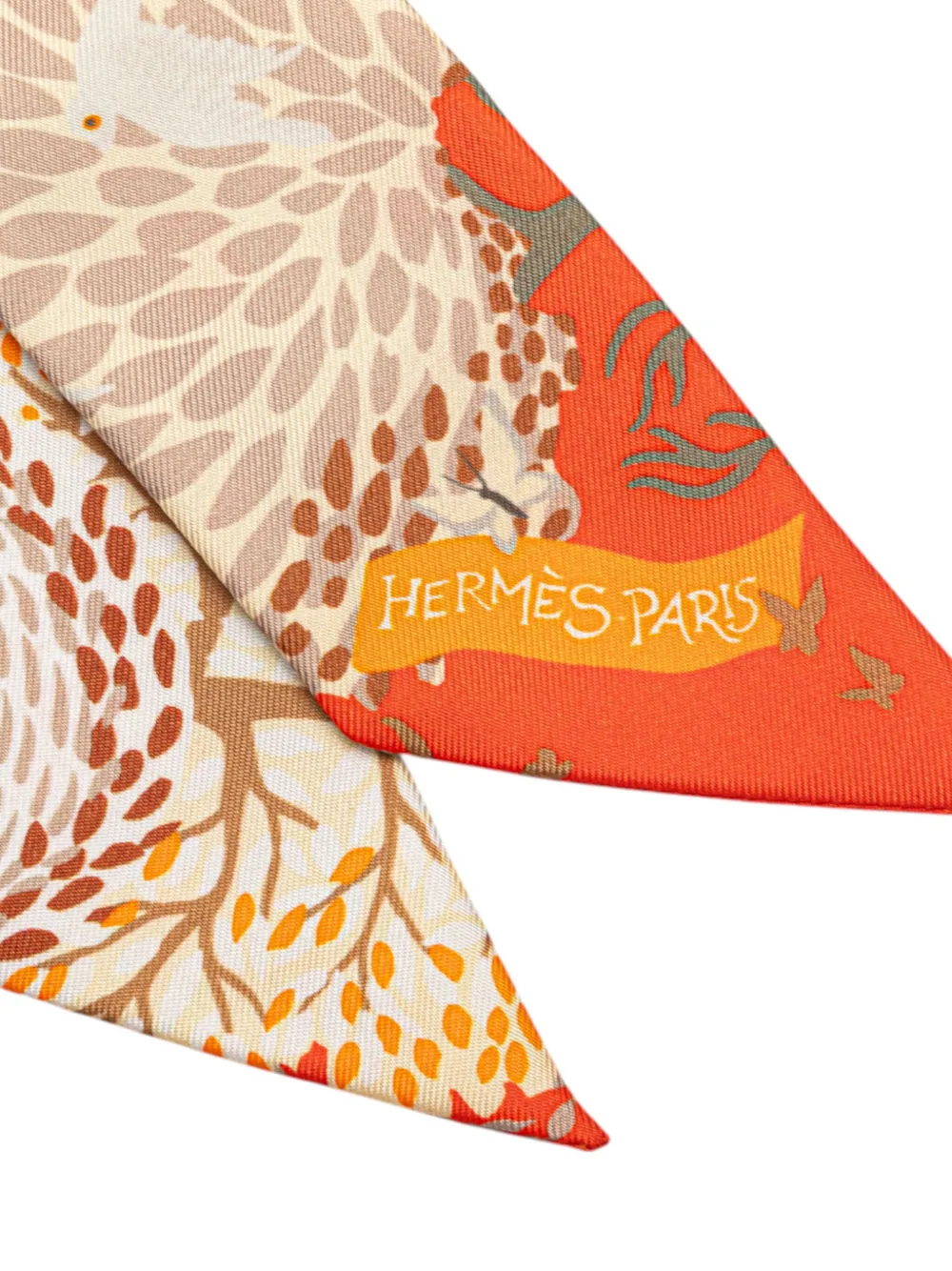 Pre-owned Hermes 2000-2025 Dans Un Jardin Anglais Silk Twilly Scarf Scarves In Brown