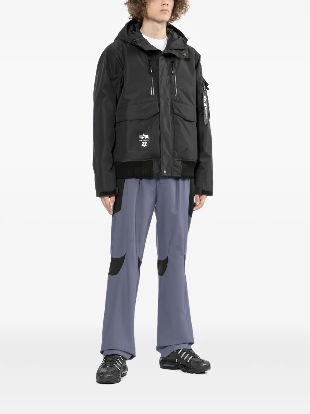 izzue logo-patch padded jacket | Down Jackets | Image 2