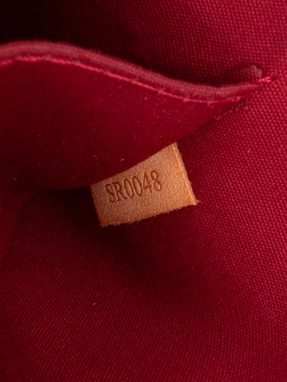Pre-owned Louis Vuitton 2008 Monogram Vernis Roxbury Drive Satchel In Red