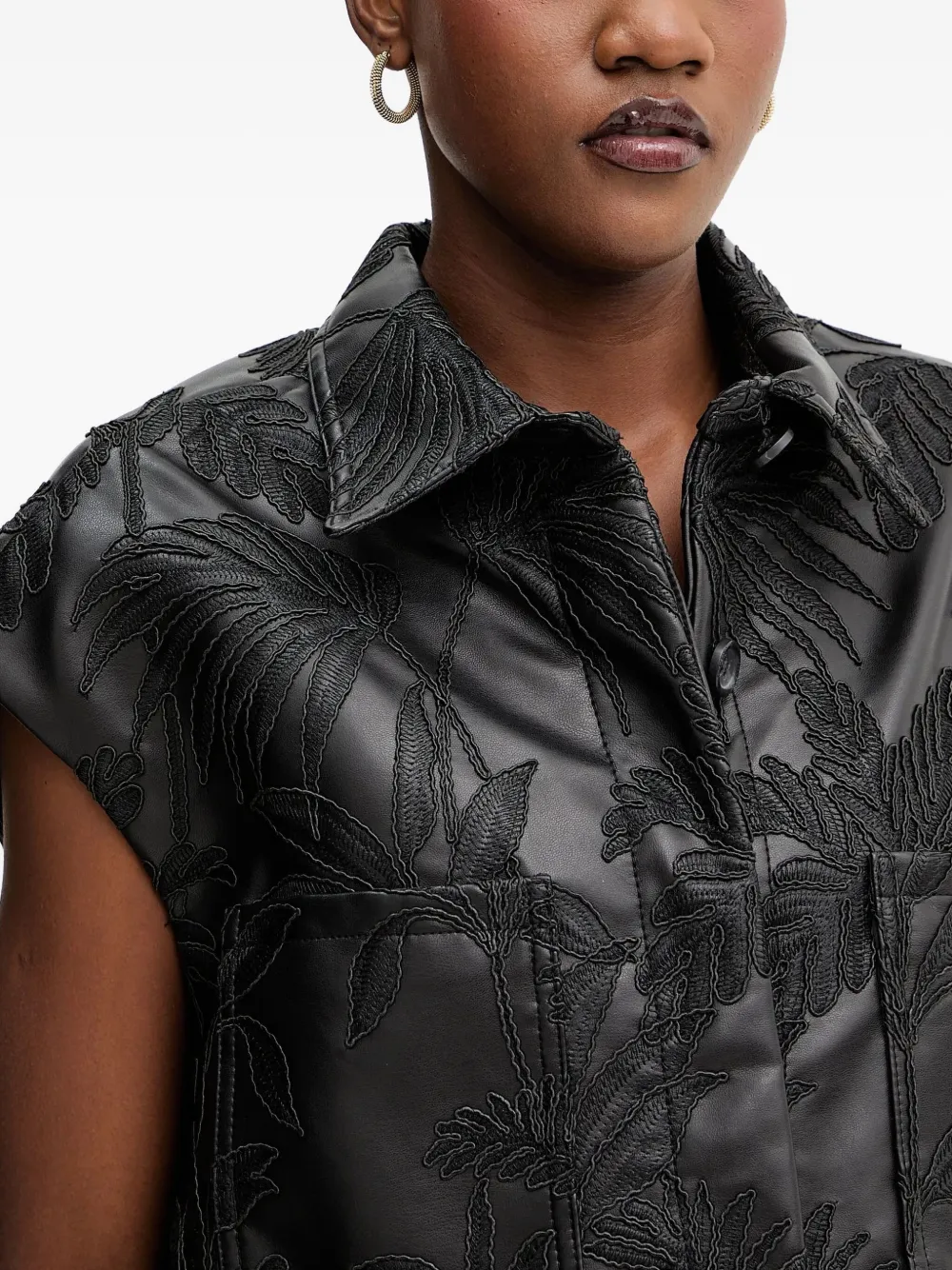 Guess Usa Floral-embroidery Gilet In Black