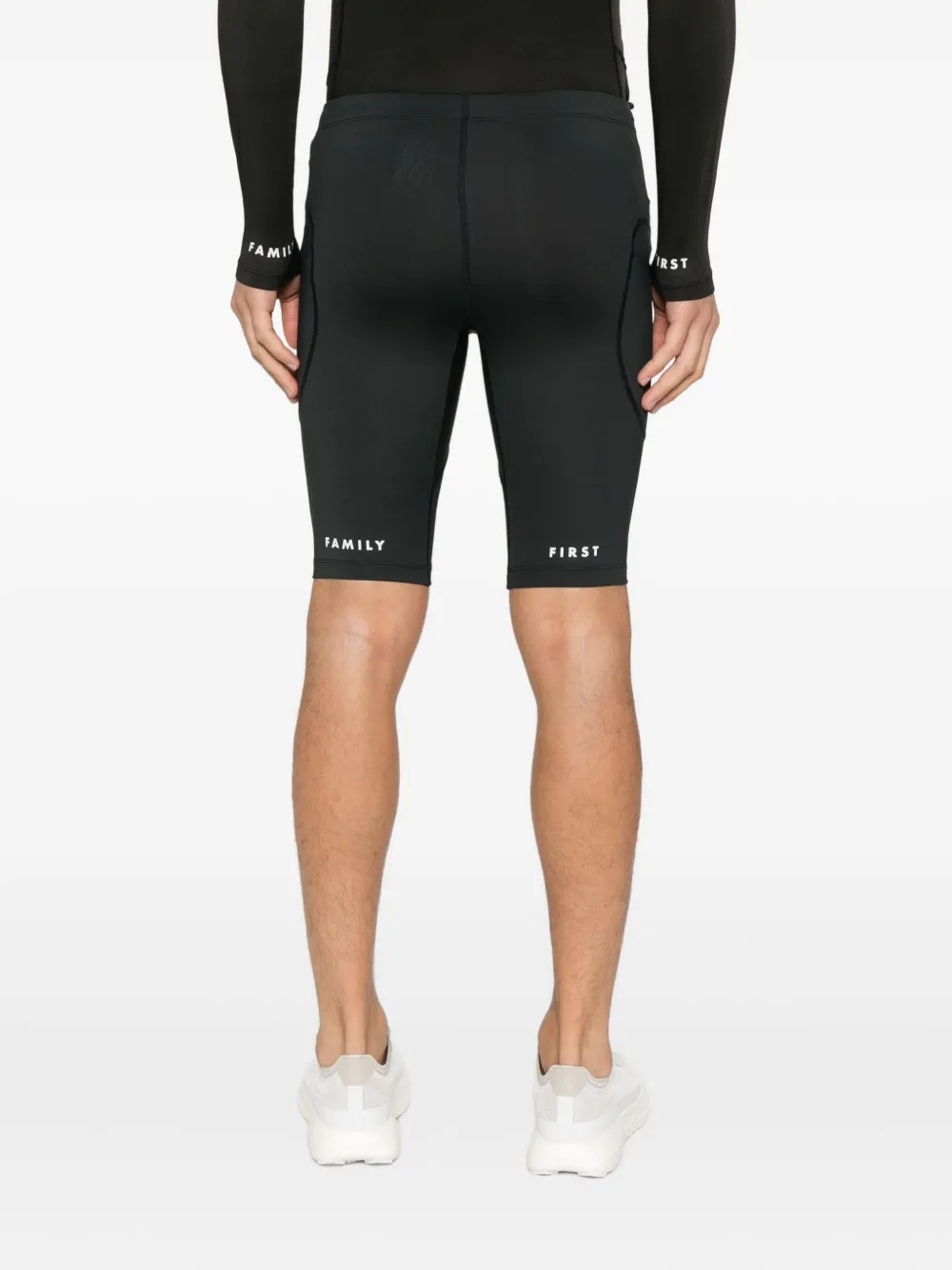 Family First Trainingsshorts met zak Zwart