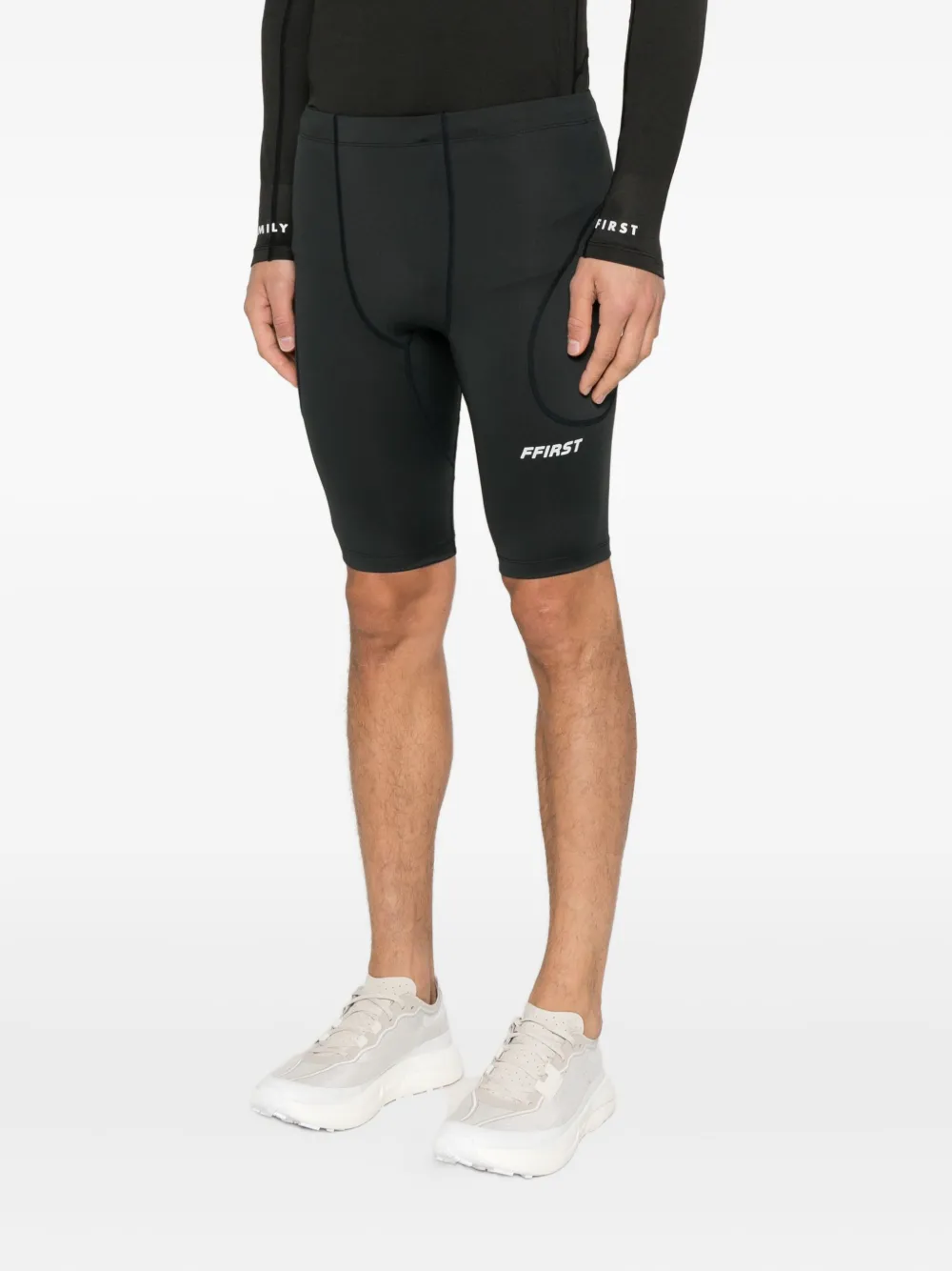 Family First Trainingsshorts met zak Zwart