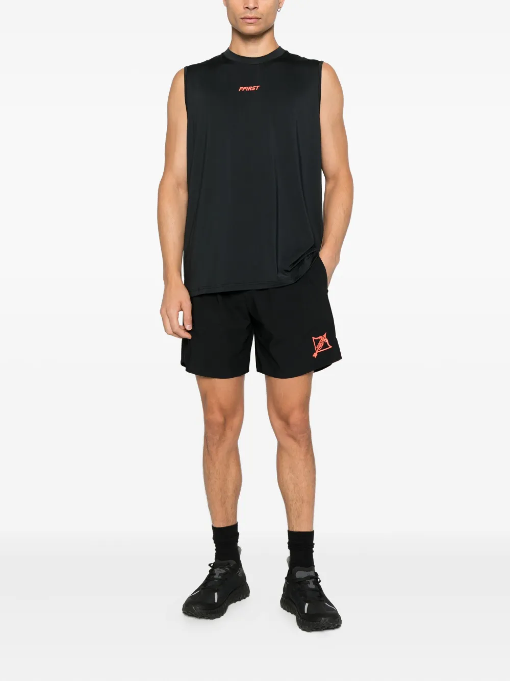 Family First logo performance top - Zwart