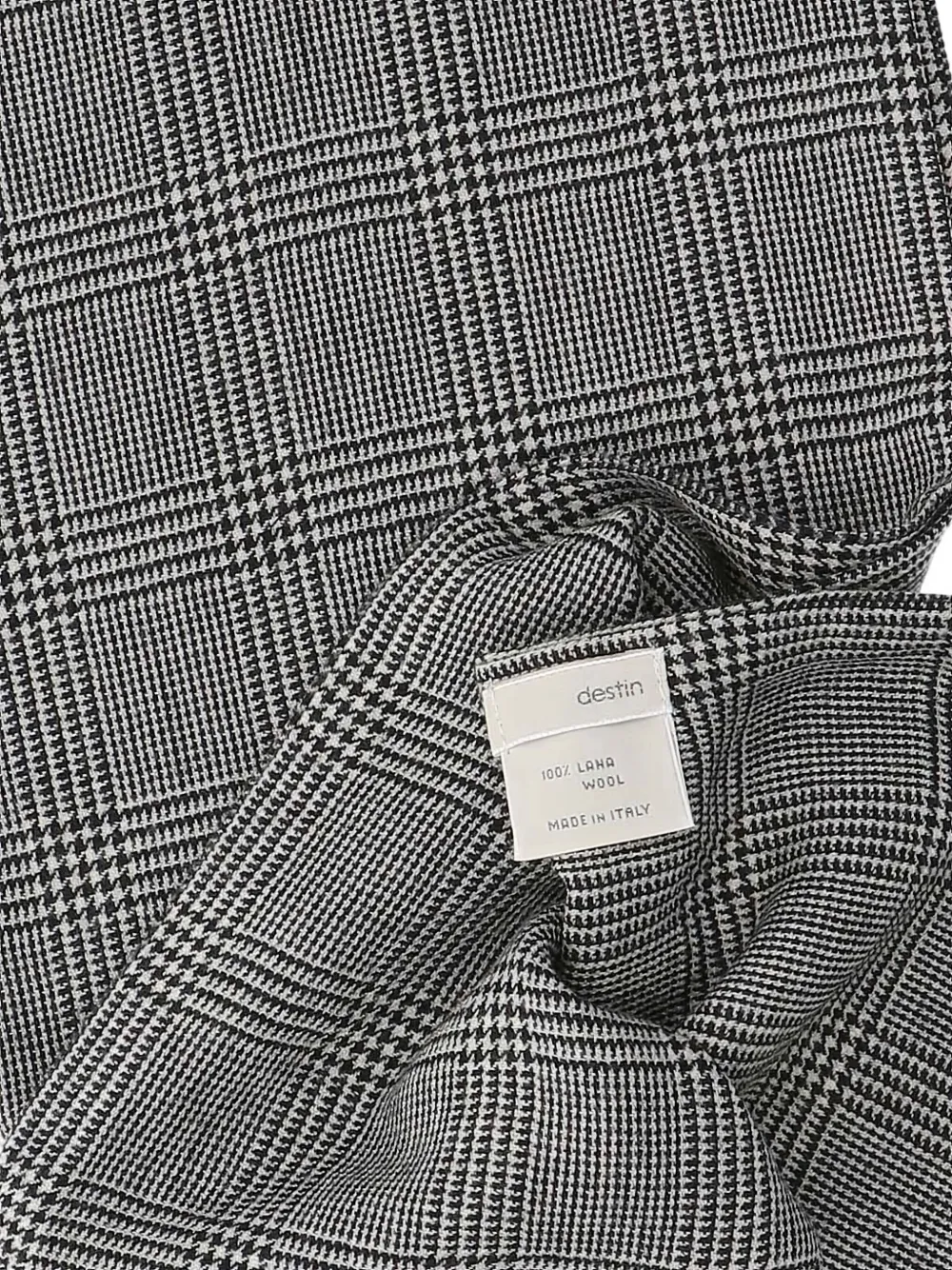 Destin Checked Scarf In Gray