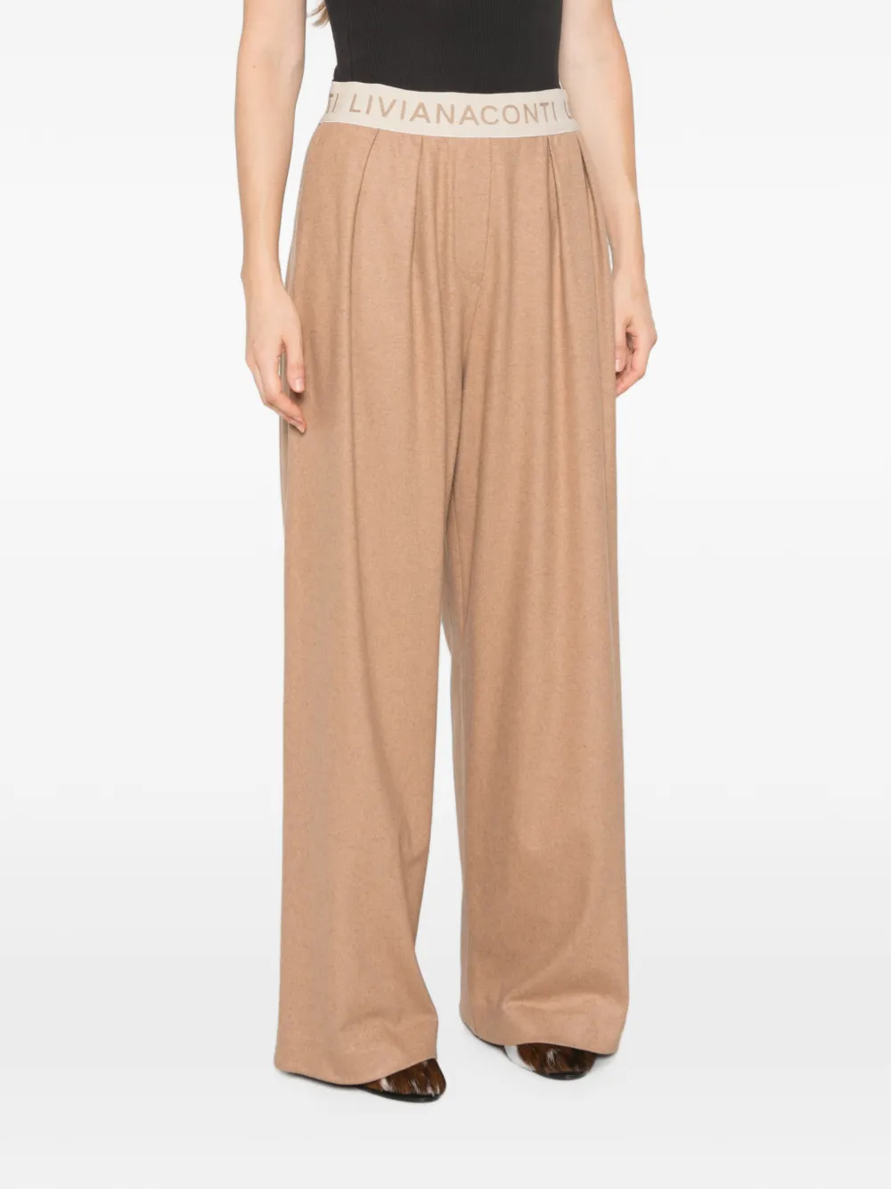 Liviana Conti Pantalon met logo tailleband Beige