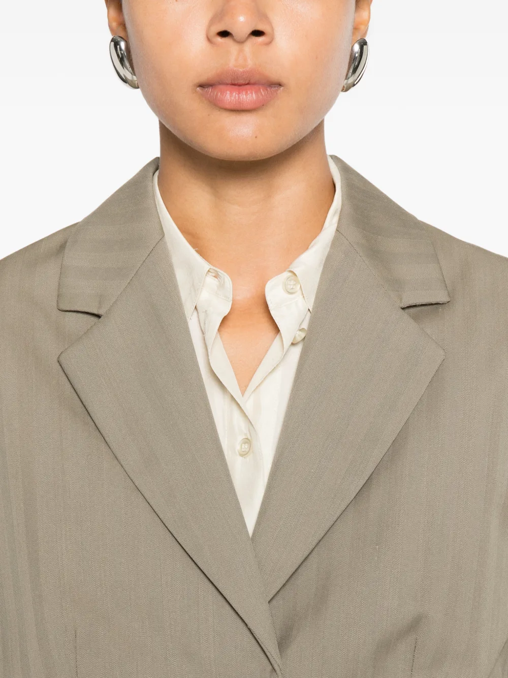 By Malene Birger Kaias jas met visgraat-patroon en enkele rij knopen Groen
