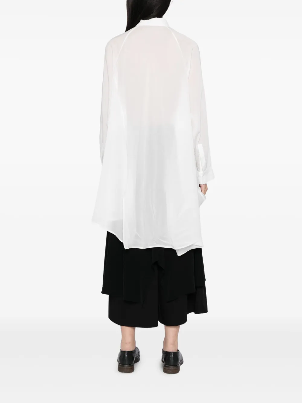 Yohji Yamamoto Blouse met klassieke kraag en zak Beige