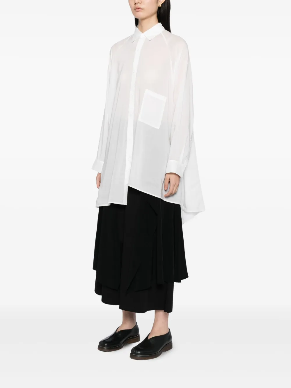 Yohji Yamamoto Blouse met klassieke kraag en zak - Beige