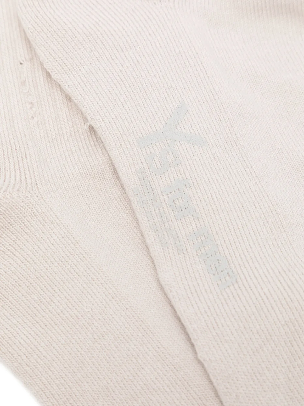 Yohji Yamamoto Ribbed Ankle Socks In Neutral