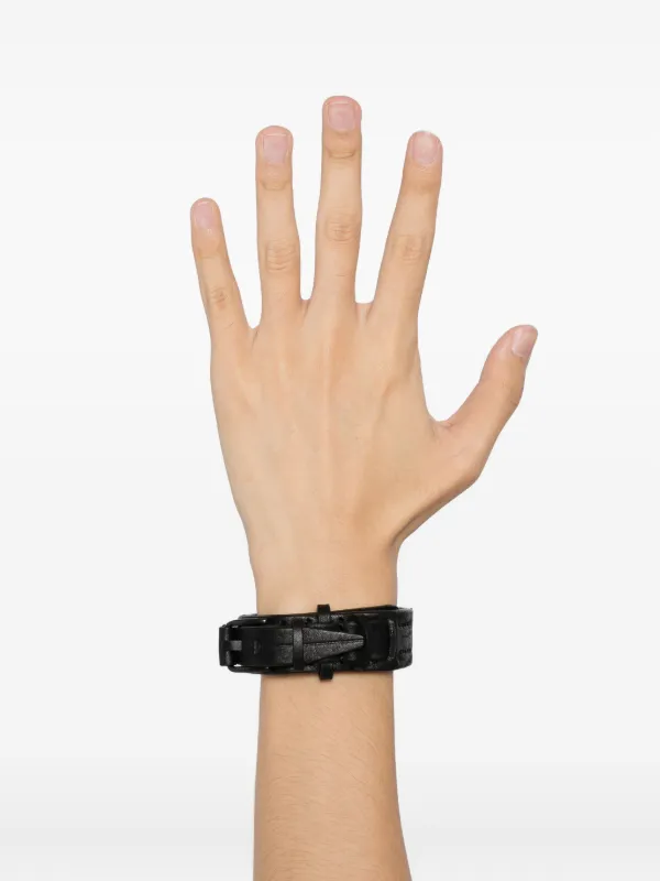 ꧁꧂julius bracelet Julius buckle-fastening Bracelet | Black | FARFETCH LB
