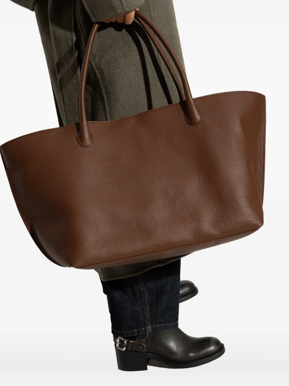 Lie Studio Eva Weekend Tote Bag In Brown