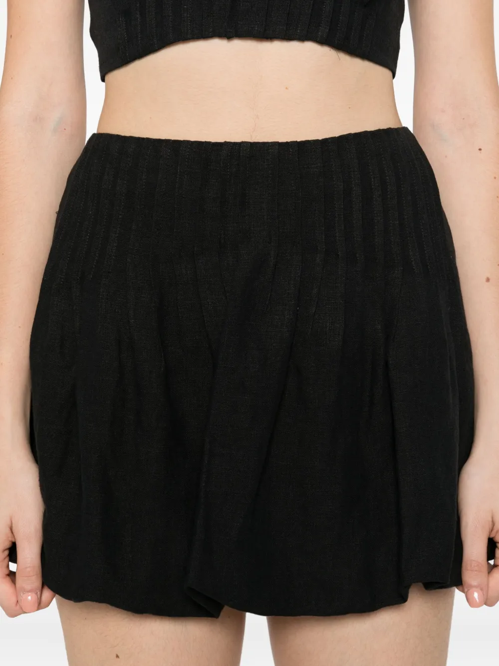 Occleus Rue Skirt In Black
