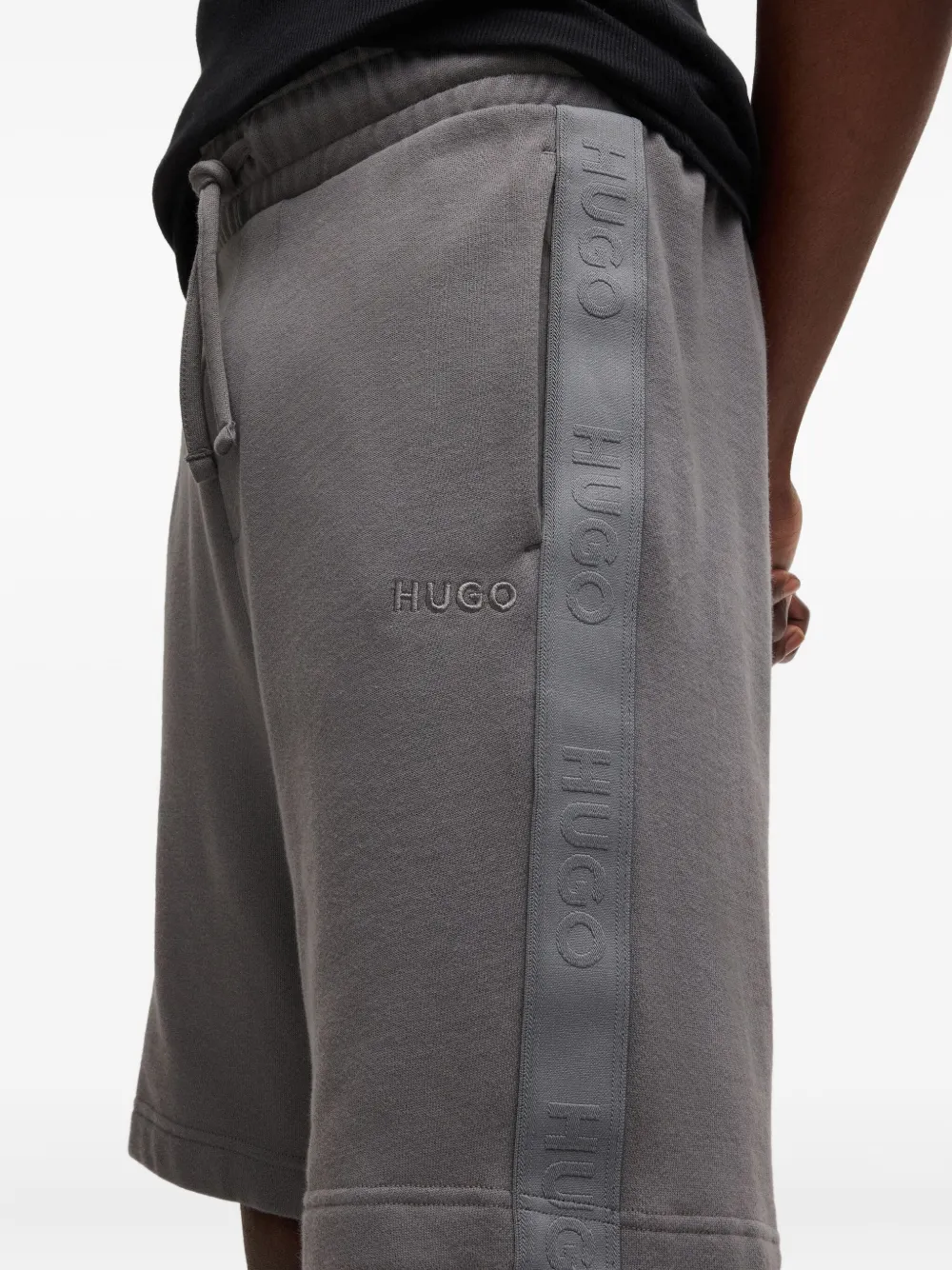 HUGO Shorts met geborduurd logo Grijs