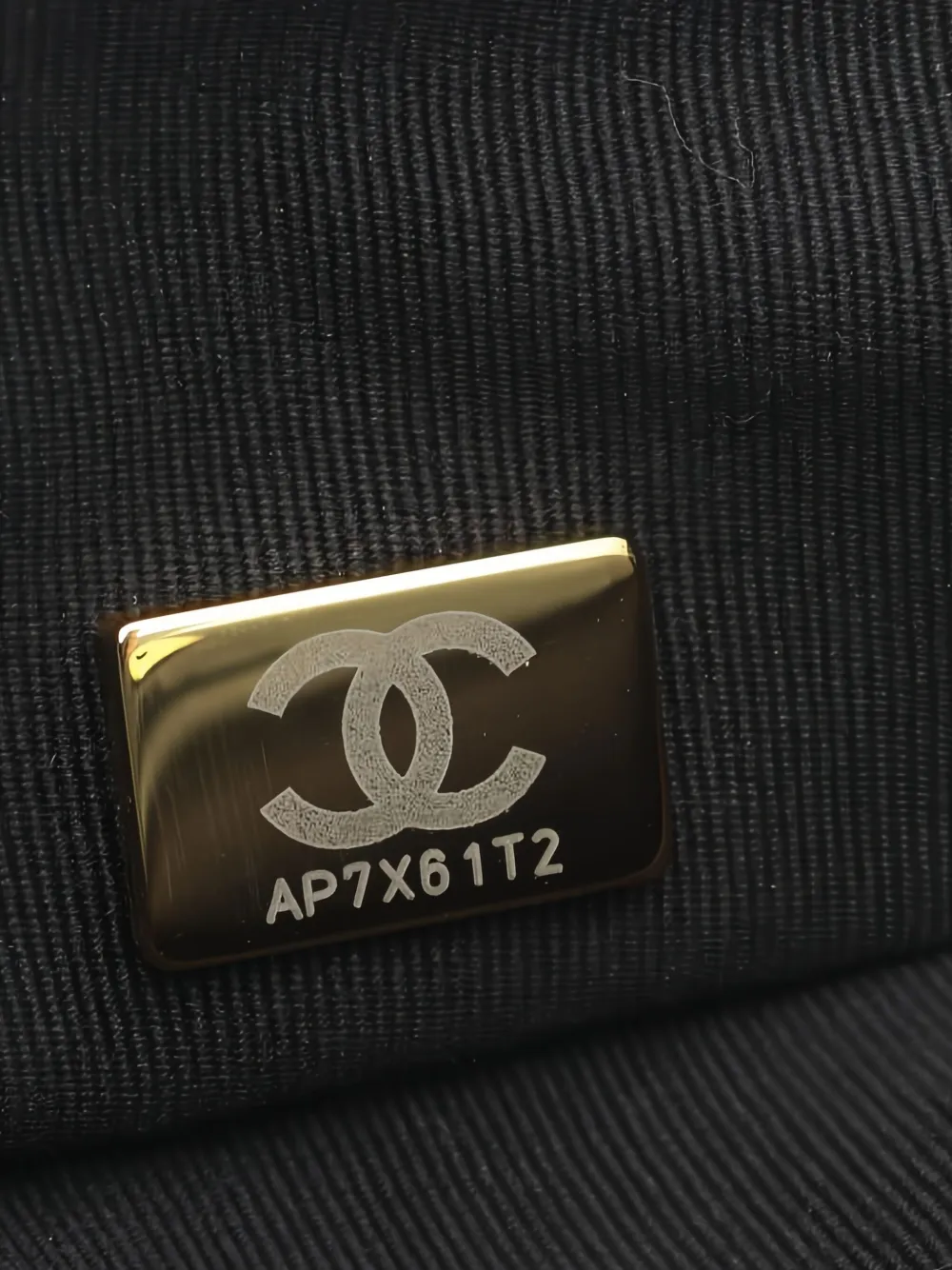 CHANEL Pre-Owned small Matelasse shoulder bag | Pre-Owned | Image 2