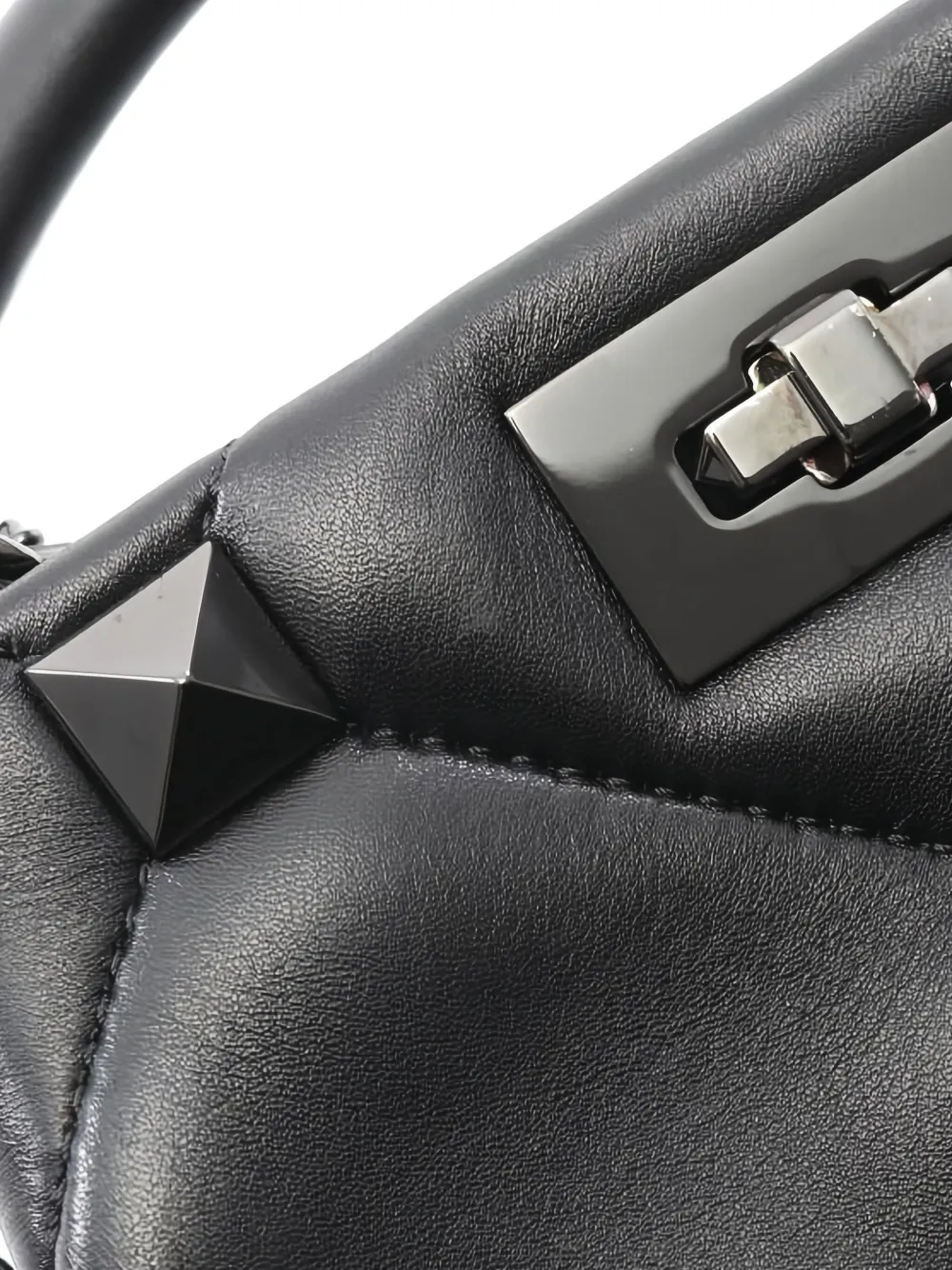 Pre-owned Valentino Garavani 10s Roman Studs Quilted Leather Tote Bag In Black