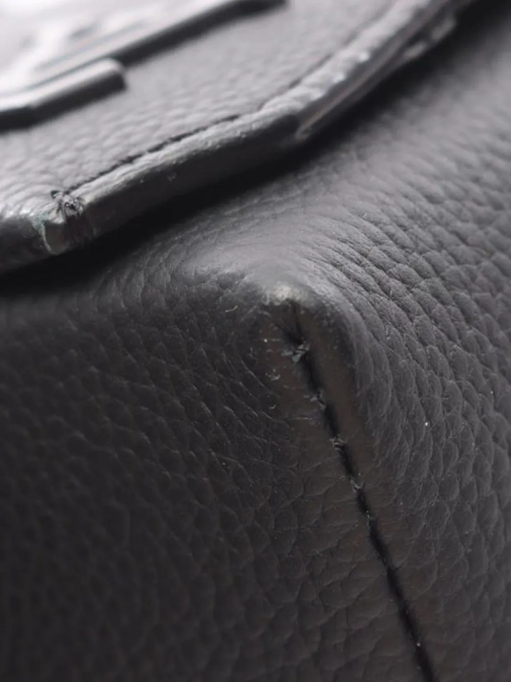 Pre-owned Louis Vuitton Fast Line Messenger Bag In Black