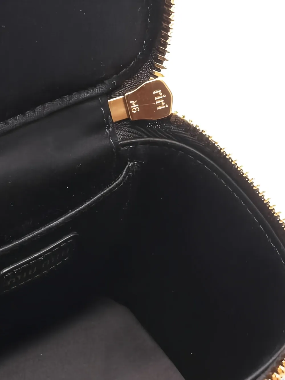 Pre-owned Miu Miu 2010s Matelassé Cross Body Bag In Black