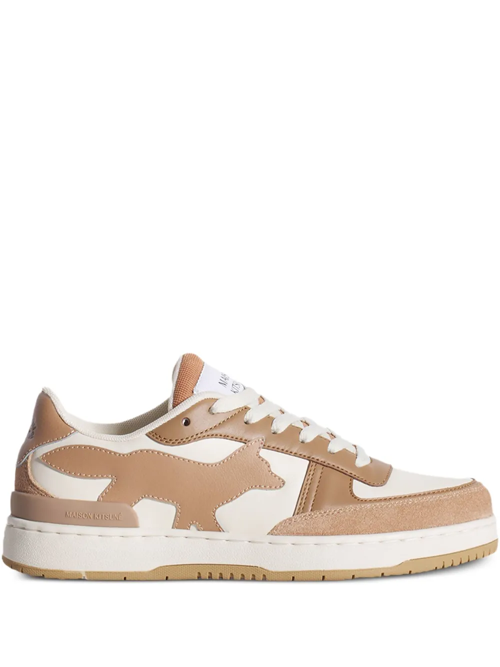 Maison Kitsuné Chiru sneakers met vossenpatch Beige