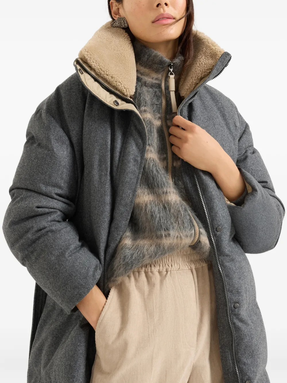 Brunello Cucinelli Flanellen donsjas met lammy kraag Grijs