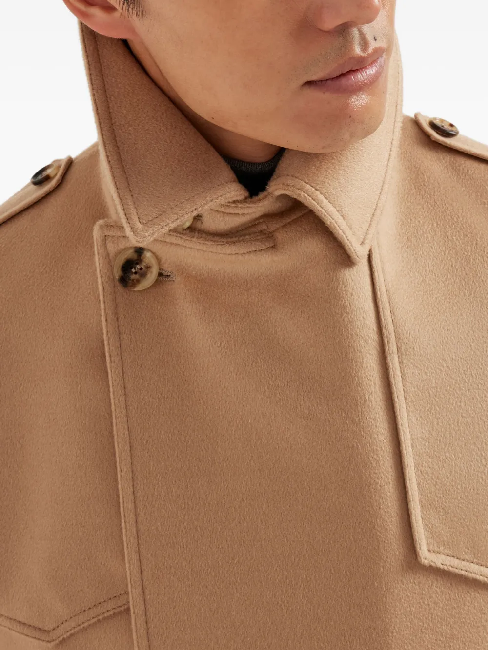 Brunello Cucinelli Kasjmier jas met dubbele rij knopen Beige