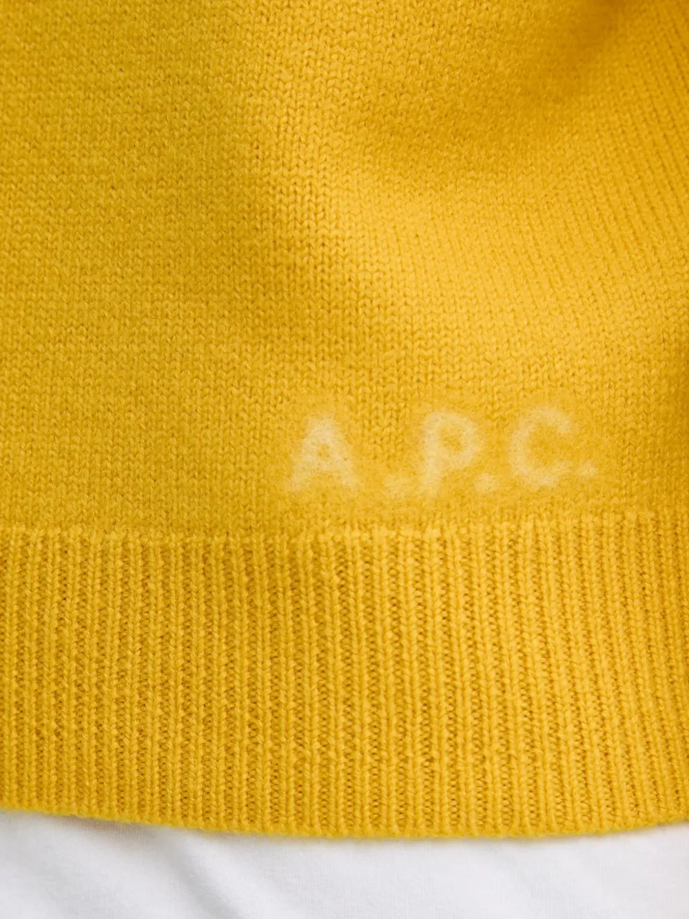 A.P.C. Esther trui met ronde hals en logo Geel