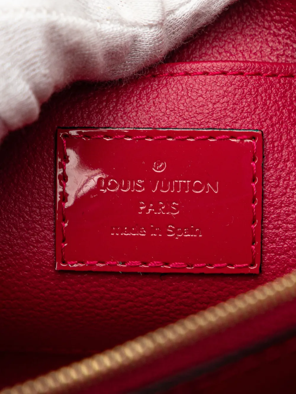 Pre-owned Louis Vuitton 2013 Monogram Vernis Cosmetic Pouch In Red
