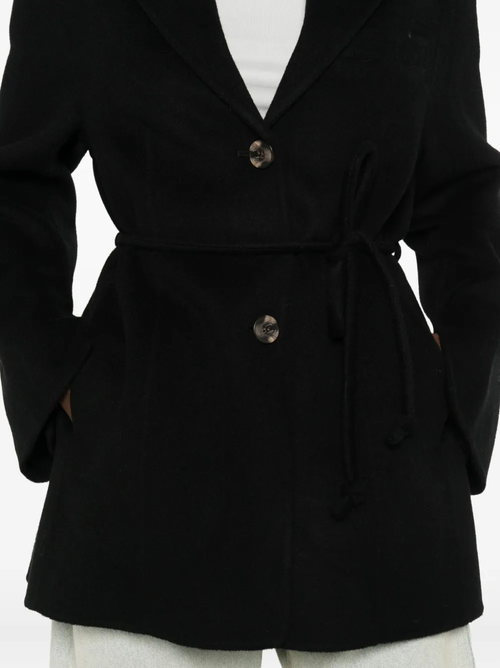 By Malene Birger Blazer met gestrikte taille en knopen Zwart