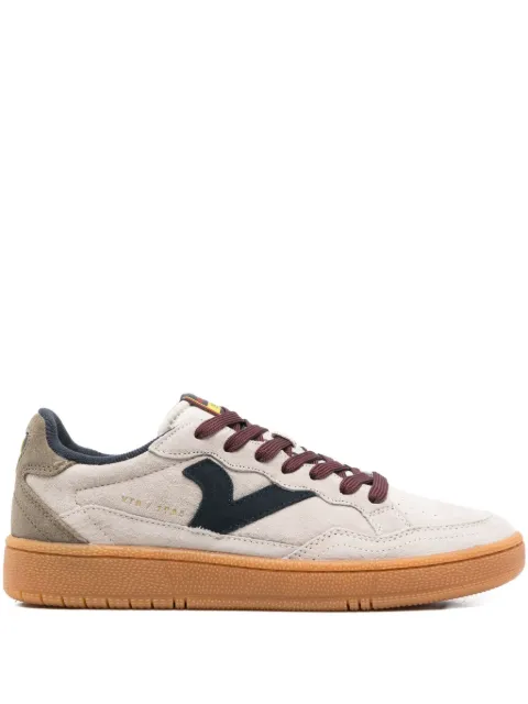 Victoria tenis con agujetas