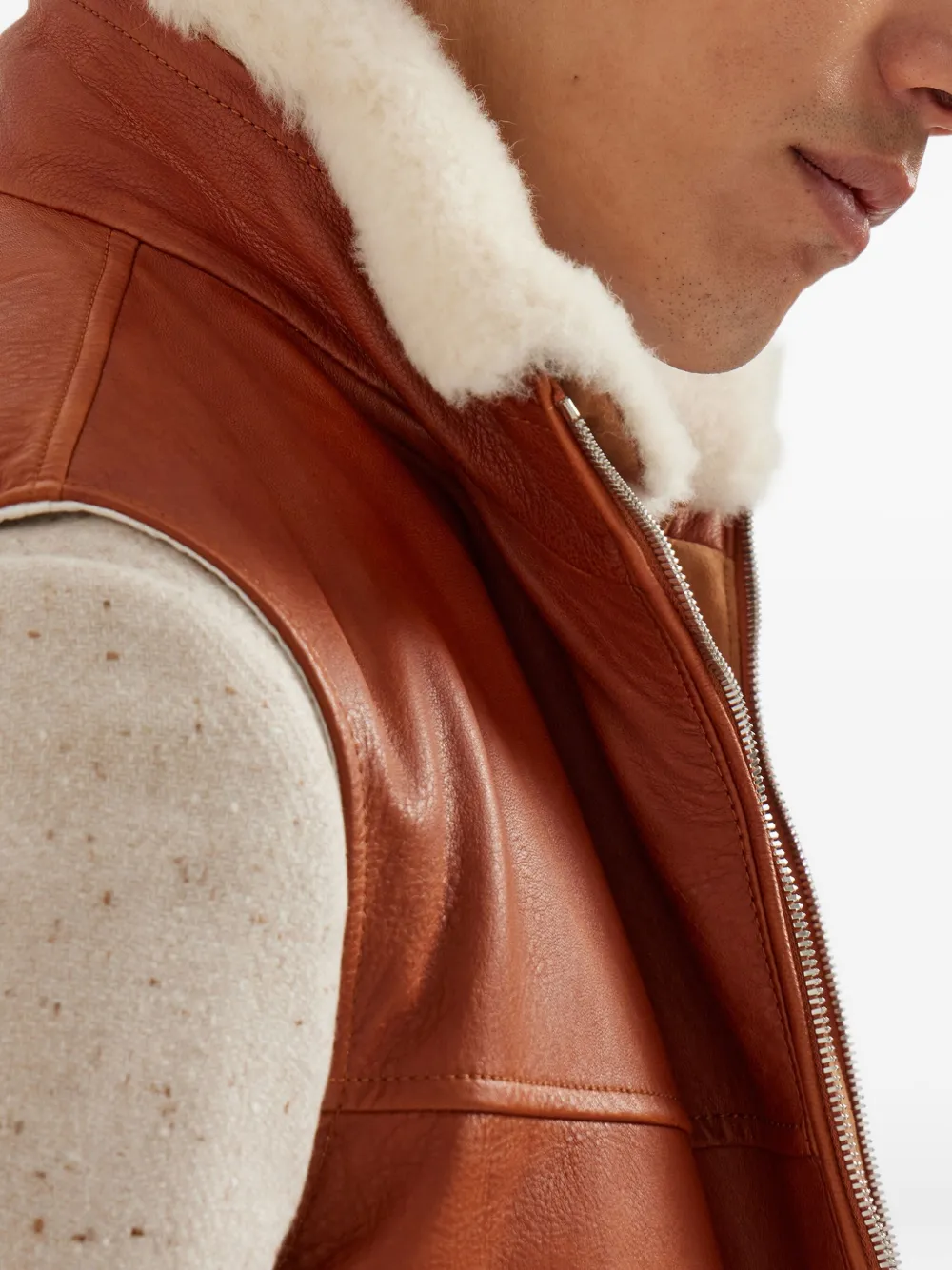 Brunello Cucinelli Bodywarmer met lammy kraag Bruin