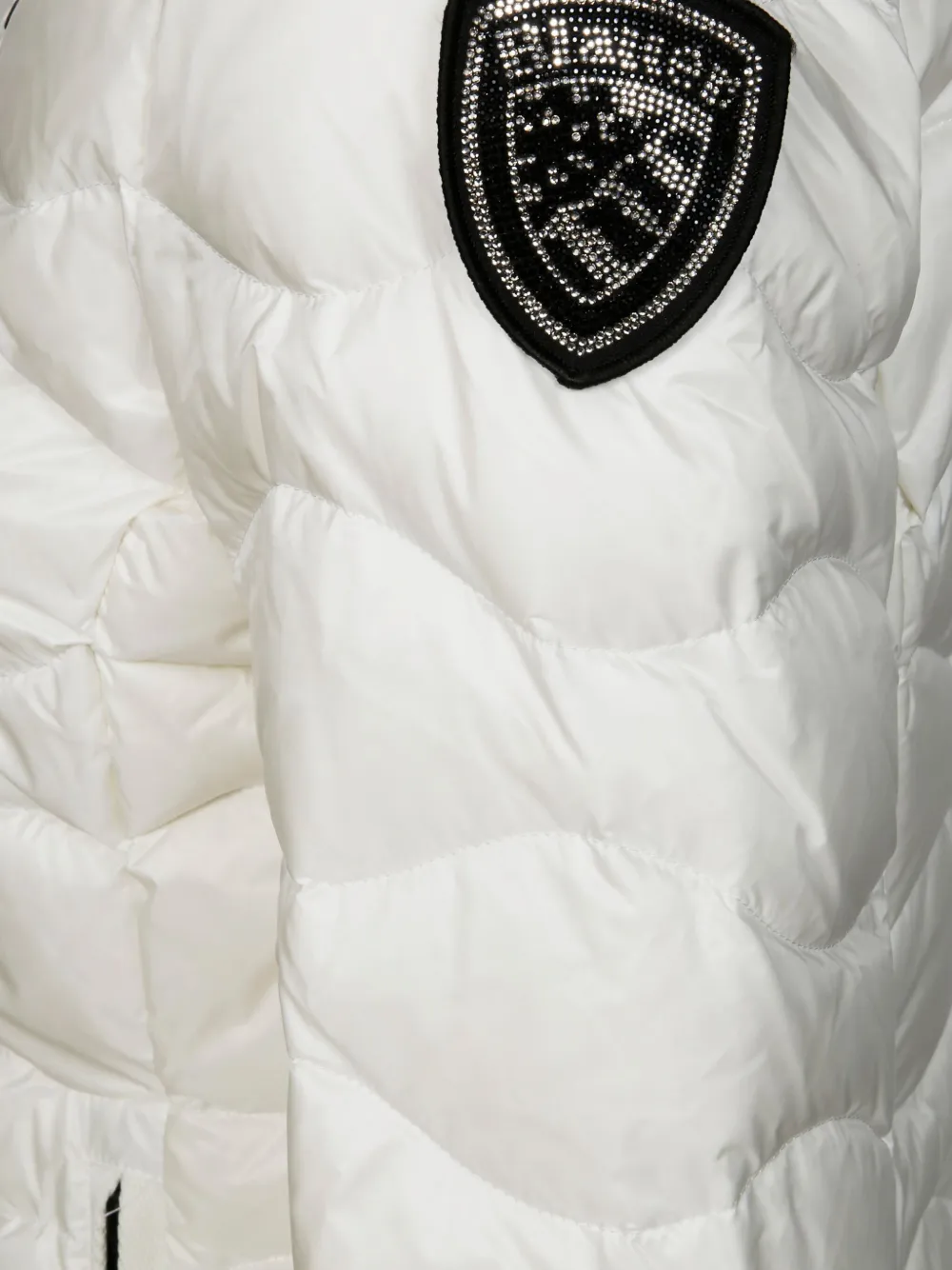Blauer Puffer Jacket With Distinctive Wavy Quilting And Hood In White