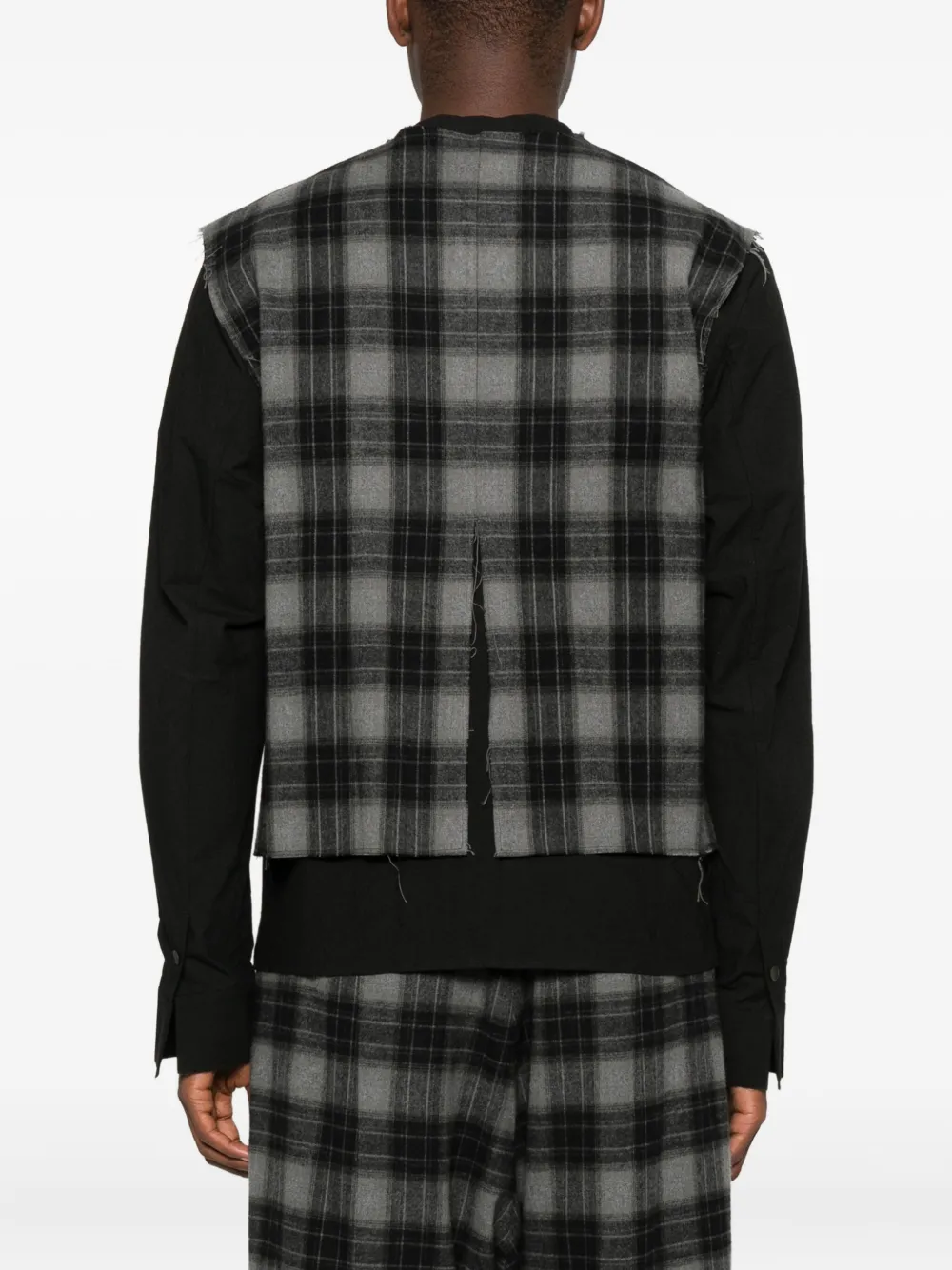 Individual Sentiments Checked Long-sleeved Shirt In Gray