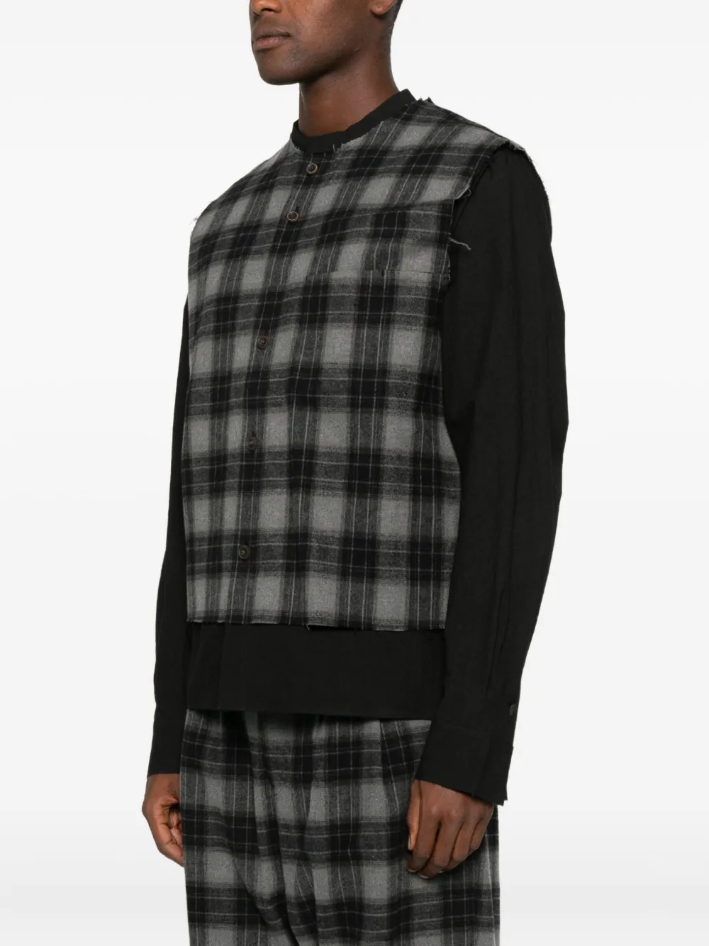 Individual Sentiments Checked Long-sleeved Shirt In Gray