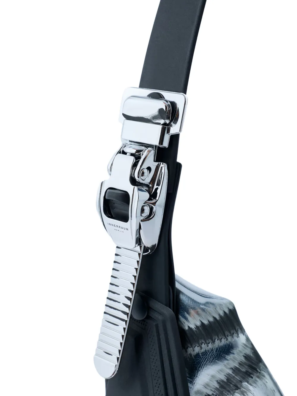 Innerraum Schoudertas met verstelbaar bandje en gespsluiting Zilver