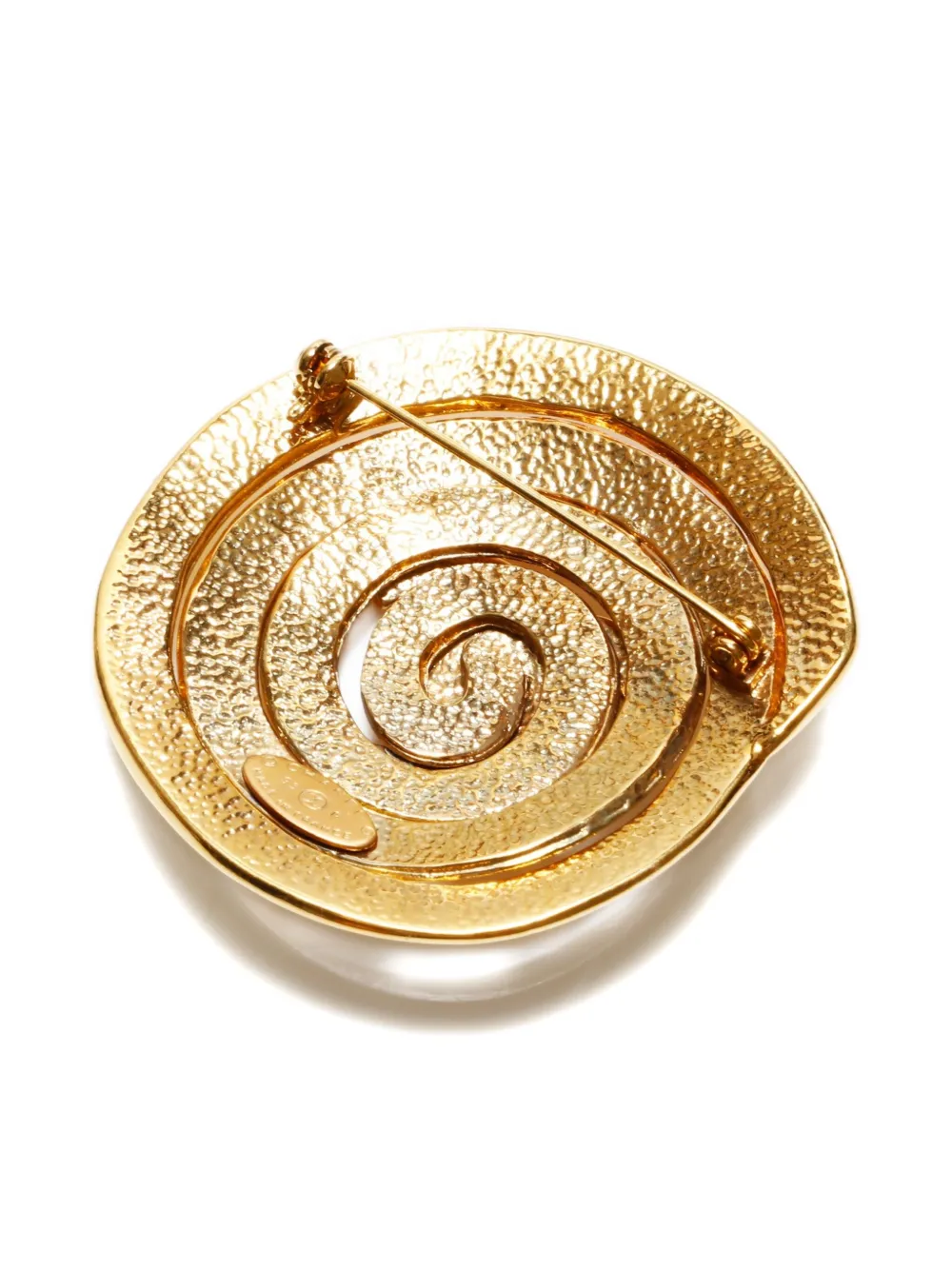 Pre-owned Chanel 1995 Interlocking Cc Brooch In Gold