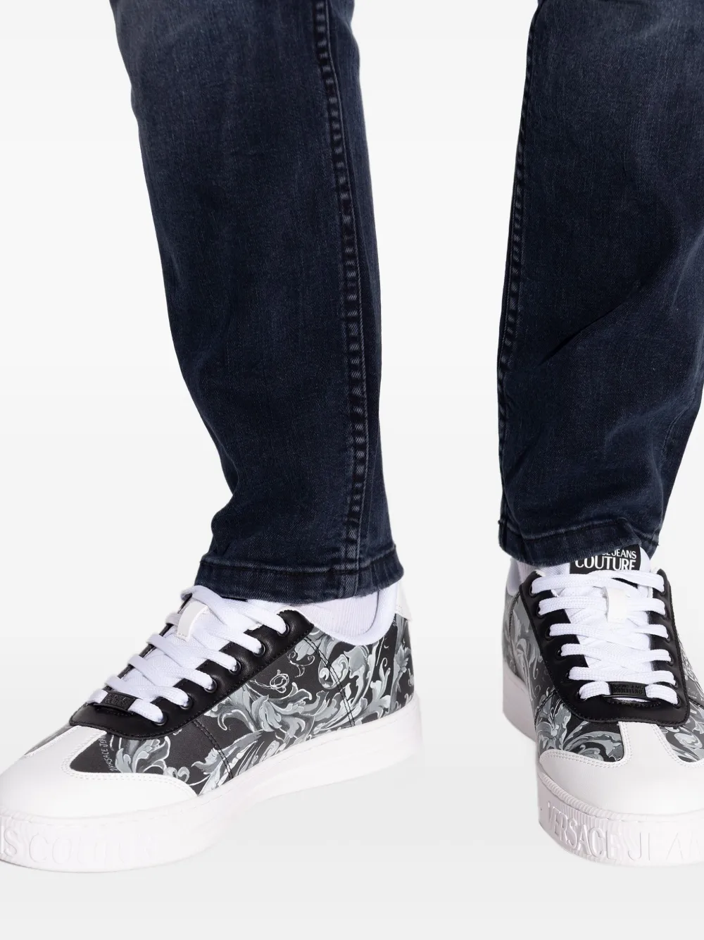 Versace Jeans Couture Sneakers met bloemenprint Zwart