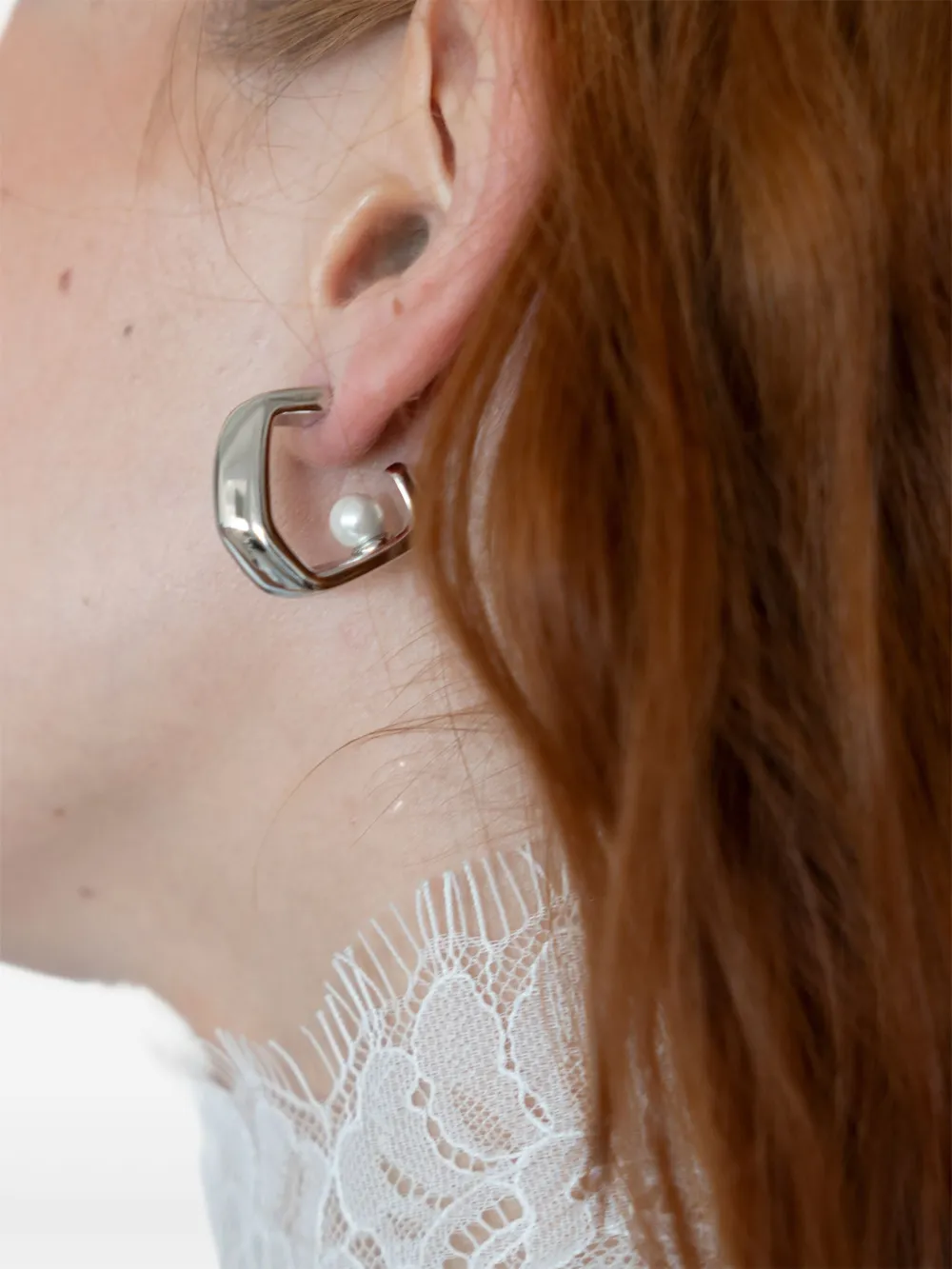 OBSIDIAN aretes geométricos con perla de agua dulce | Image 2