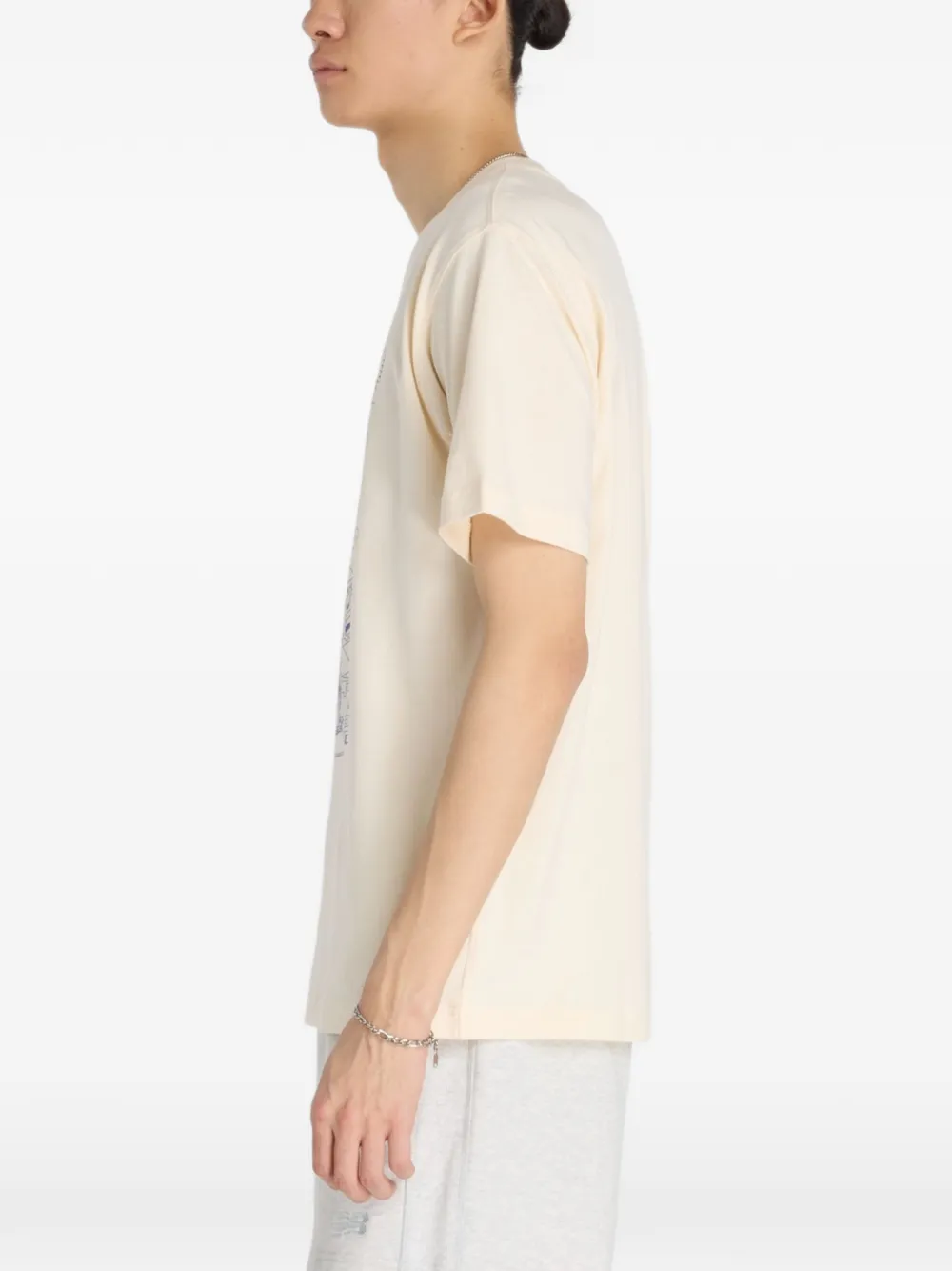 New Balance T-shirt met grafische print Beige