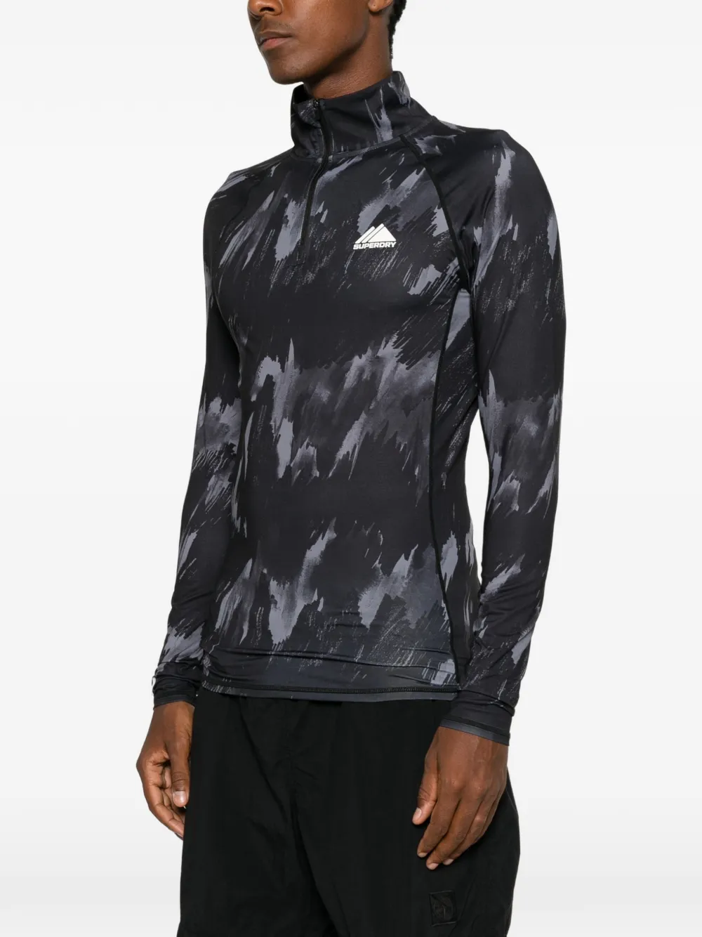 Superdry T-shirt met ritssluiting en brush-camouflageprint Zwart