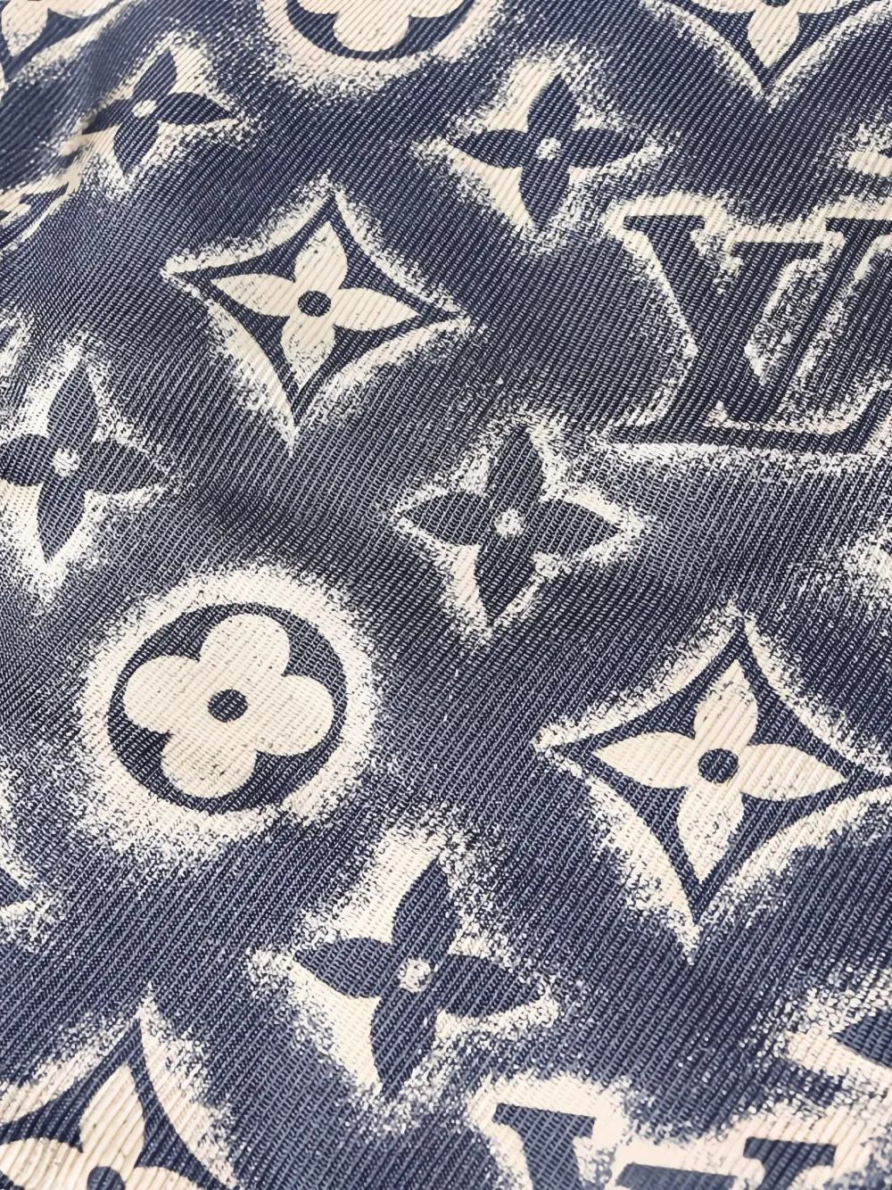 Louis Vuitton Pre-Owned 2010s monogram-print shirt | Image 2